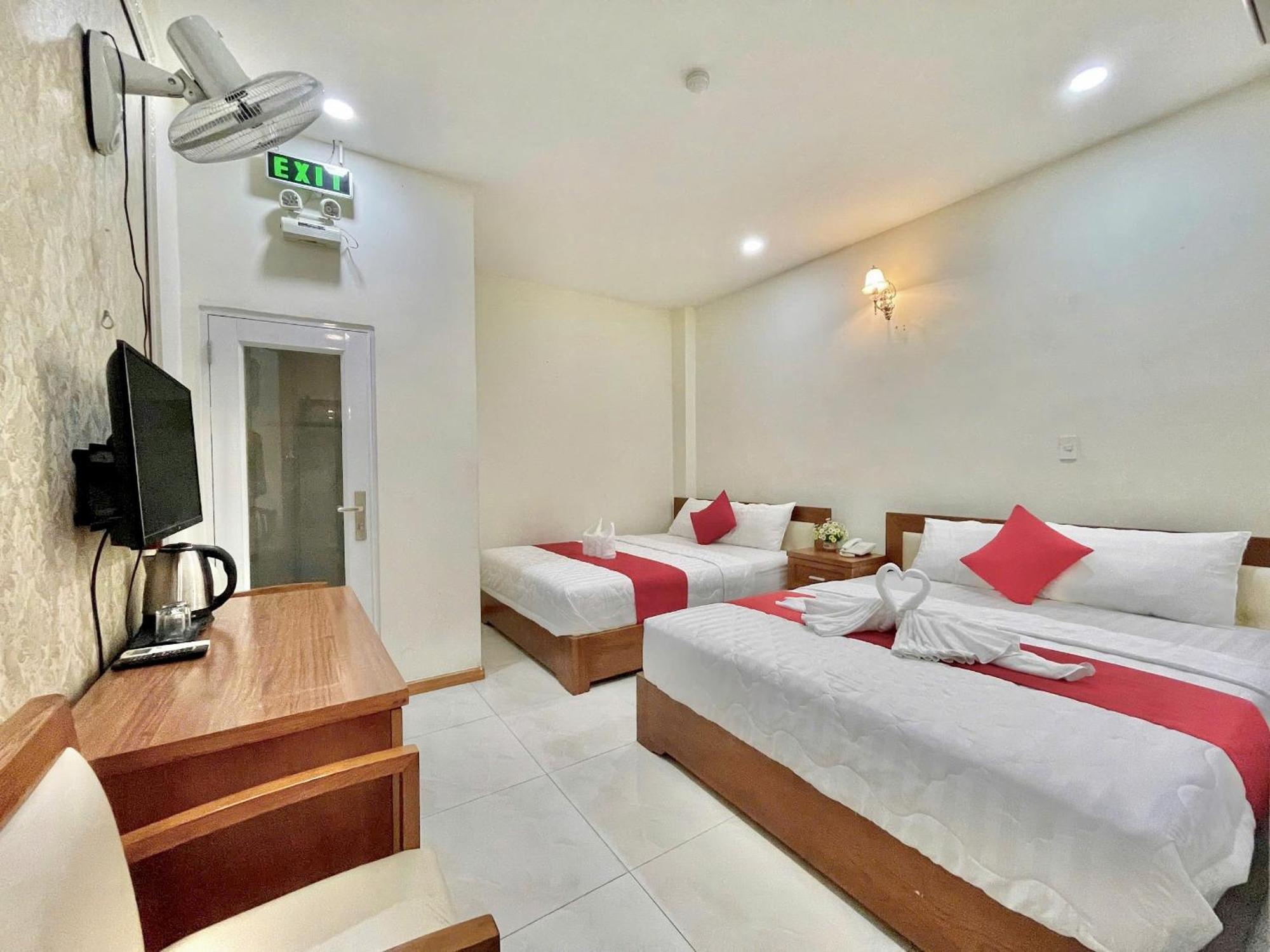 Nhu Y Hotel Cidade de Ho Chi Minh Exterior foto
